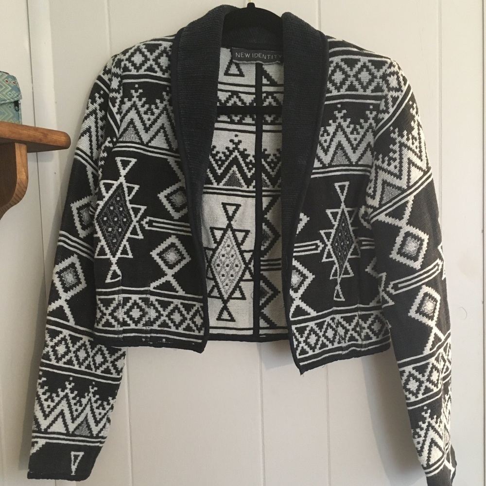 *SOLD* Tribal print cropped woven jacket